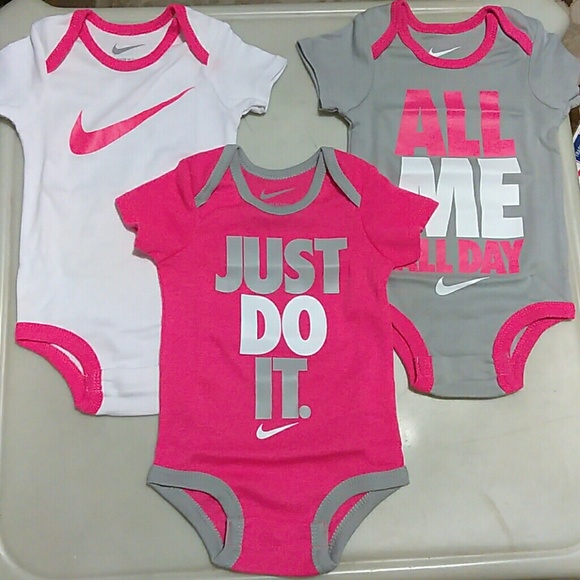 nike infant gift set